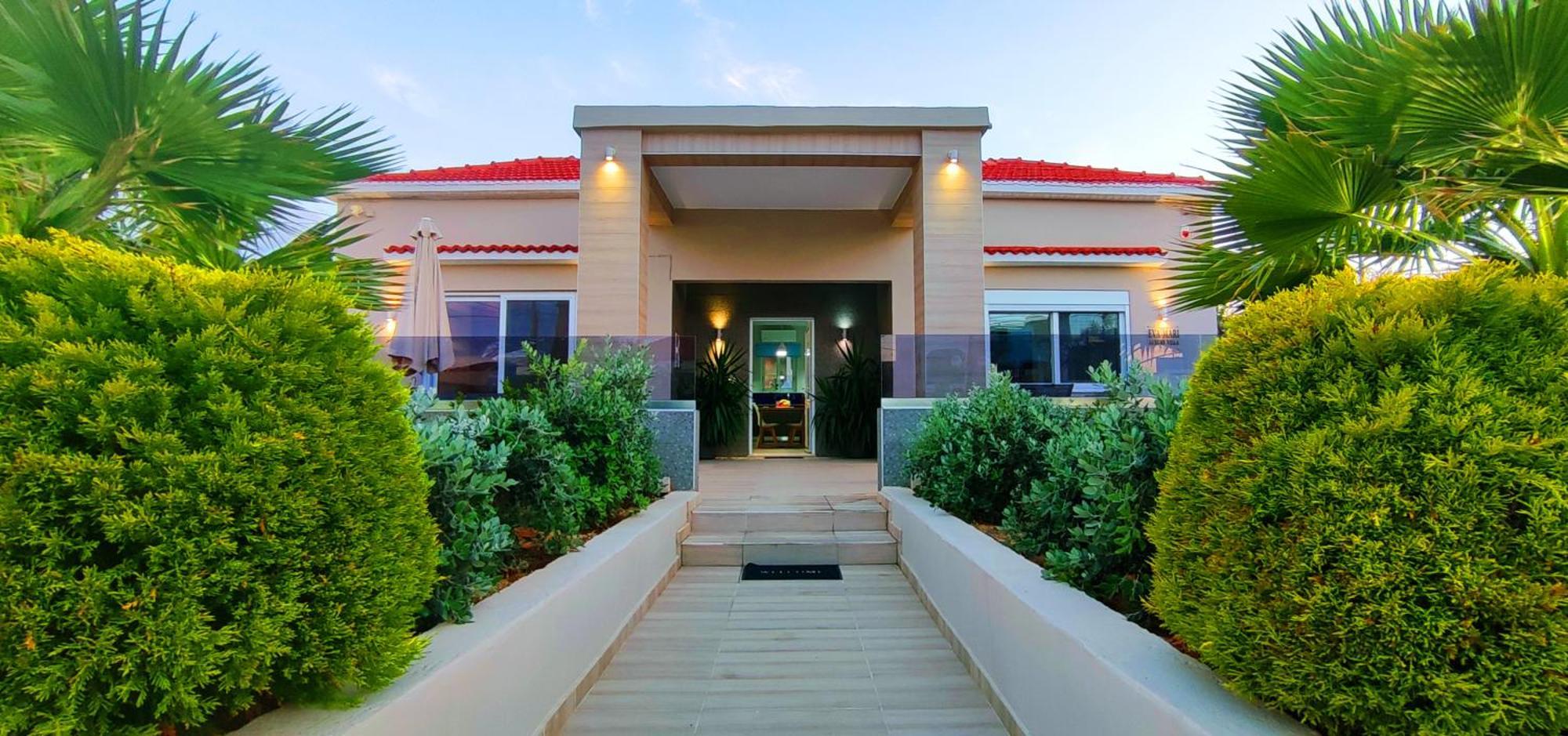 Luxury Villa Eva-Mari With Jacuzzi, 50M From The Beach Stalos Luaran gambar