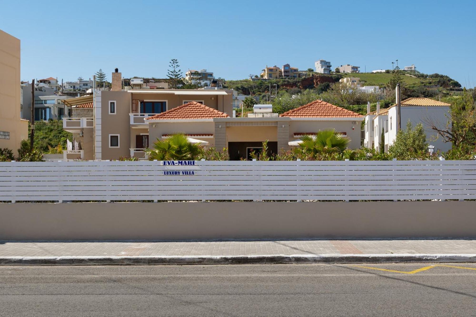 Luxury Villa Eva-Mari With Jacuzzi, 50M From The Beach Stalos Luaran gambar